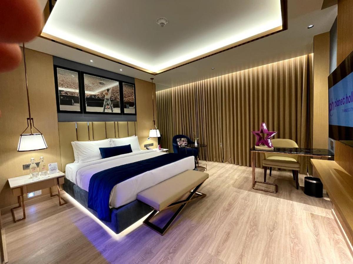 Planet Hollywood 5*